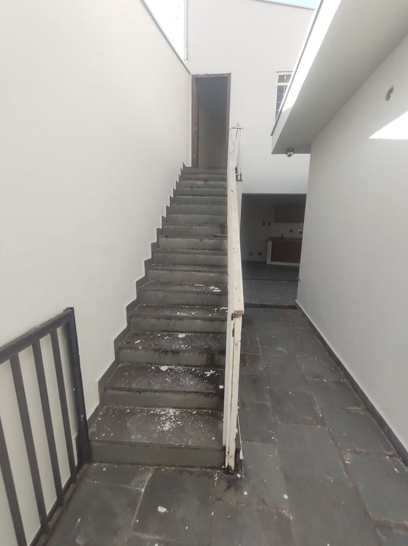 Casa para alugar com 1 quarto, 250m² - Foto 4