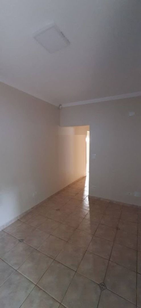 Casa à venda com 2 quartos, 150m² - Foto 2