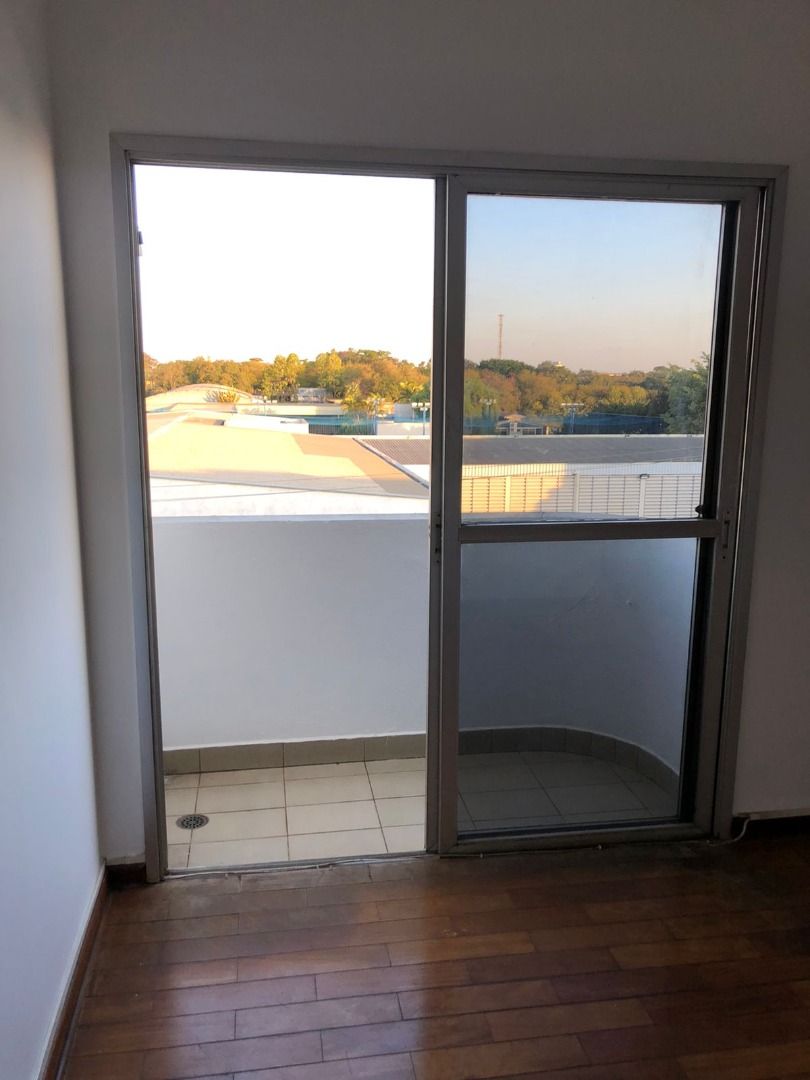 Apartamento à venda com 3 quartos, 79m² - Foto 1