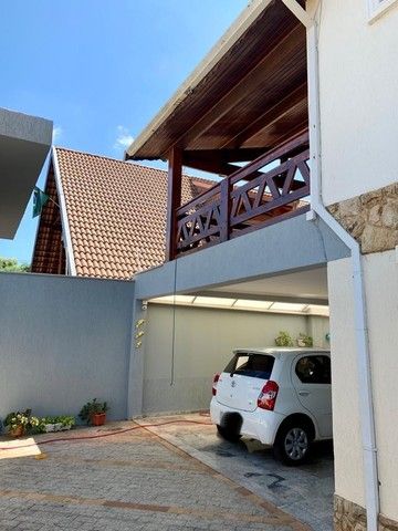 Casa à venda com 3 quartos, 297m² - Foto 1