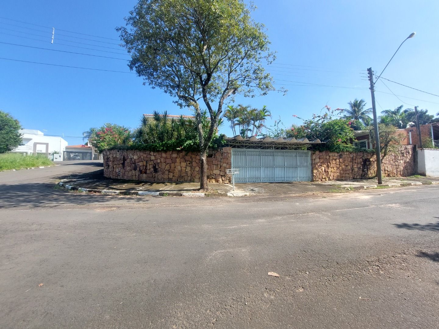 Casa à venda com 3 quartos, 400m² - Foto 2