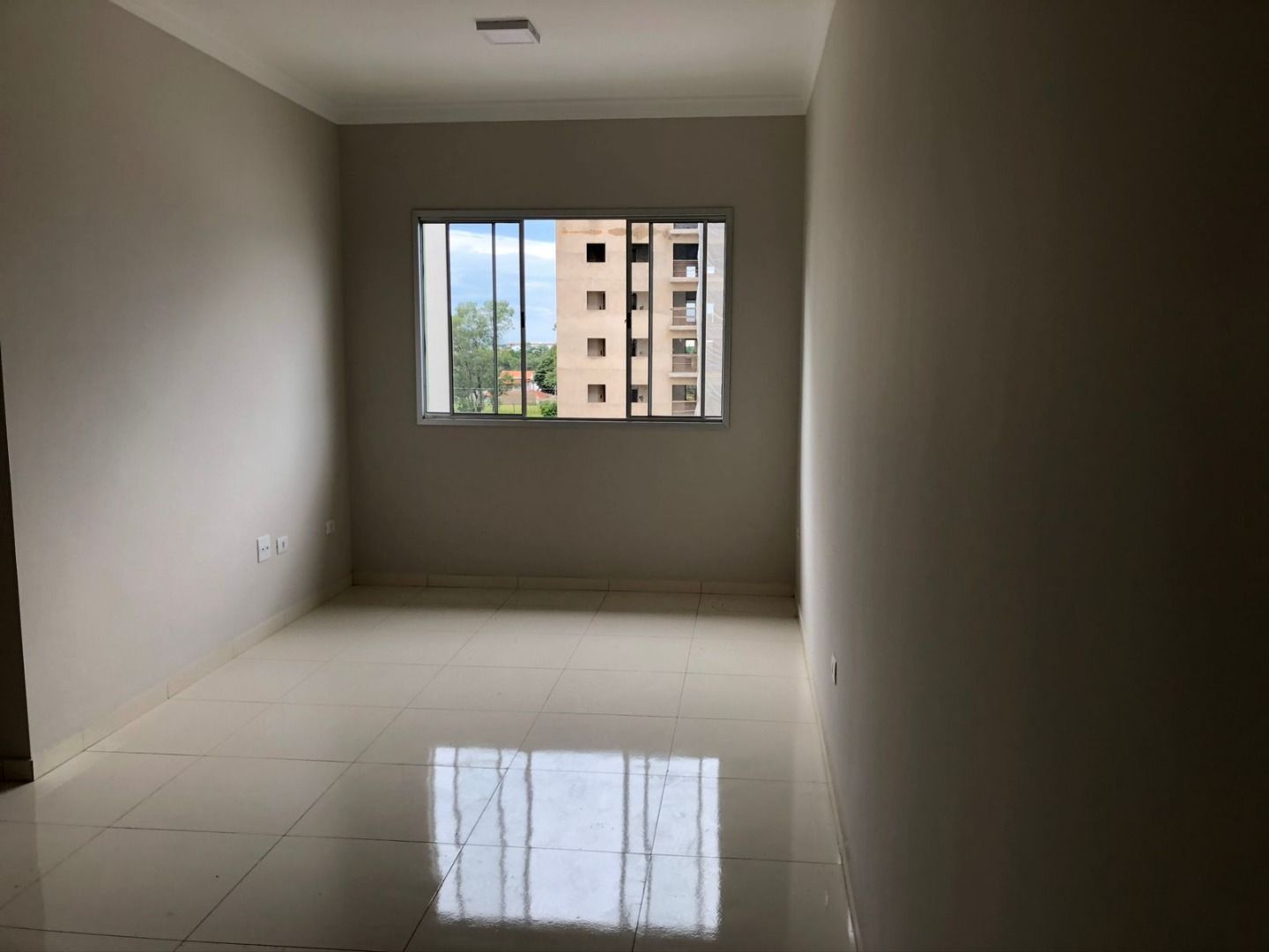 Apartamento à venda com 3 quartos, 74m² - Foto 2