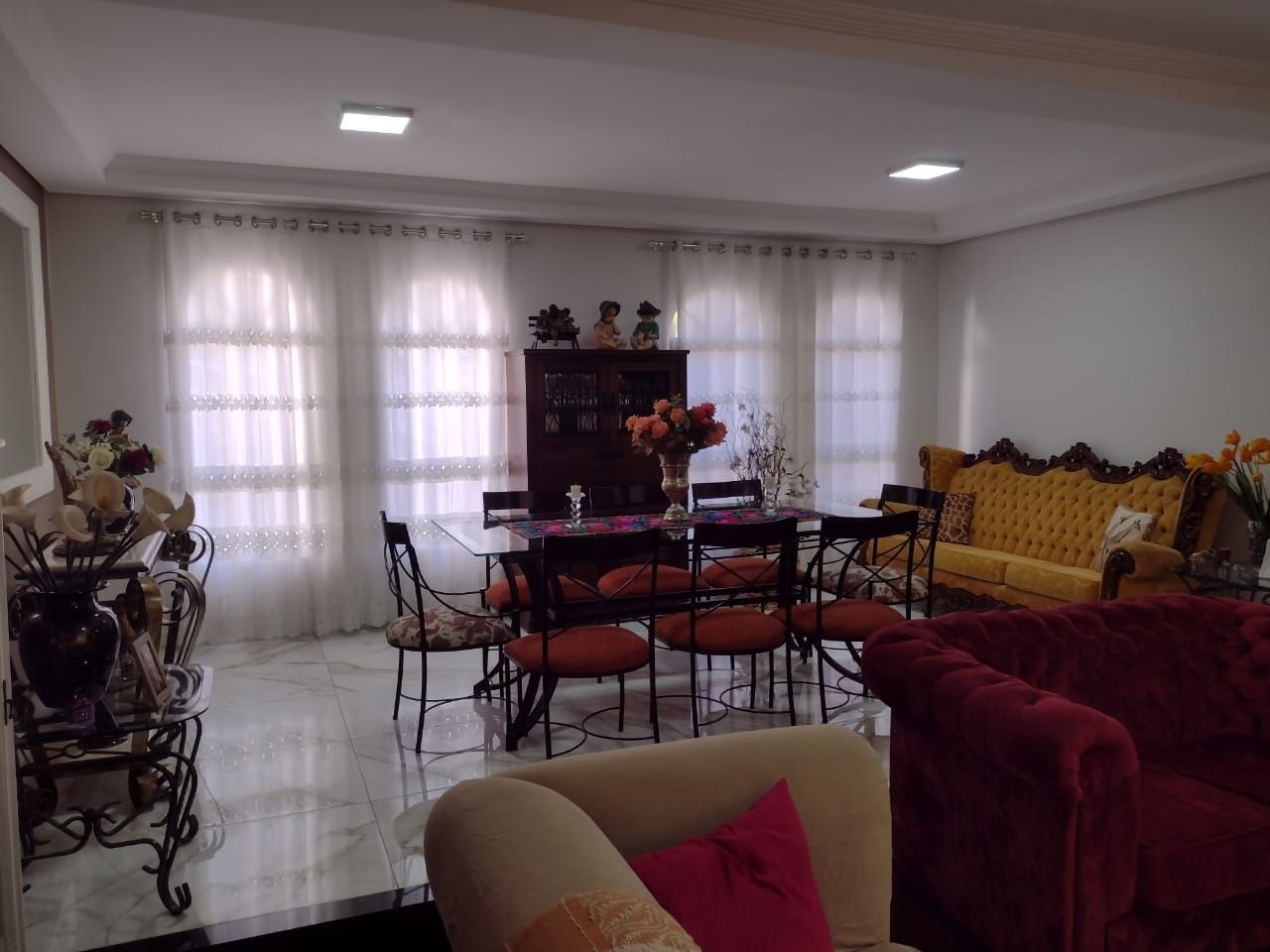 Casa à venda com 3 quartos, 233m² - Foto 4