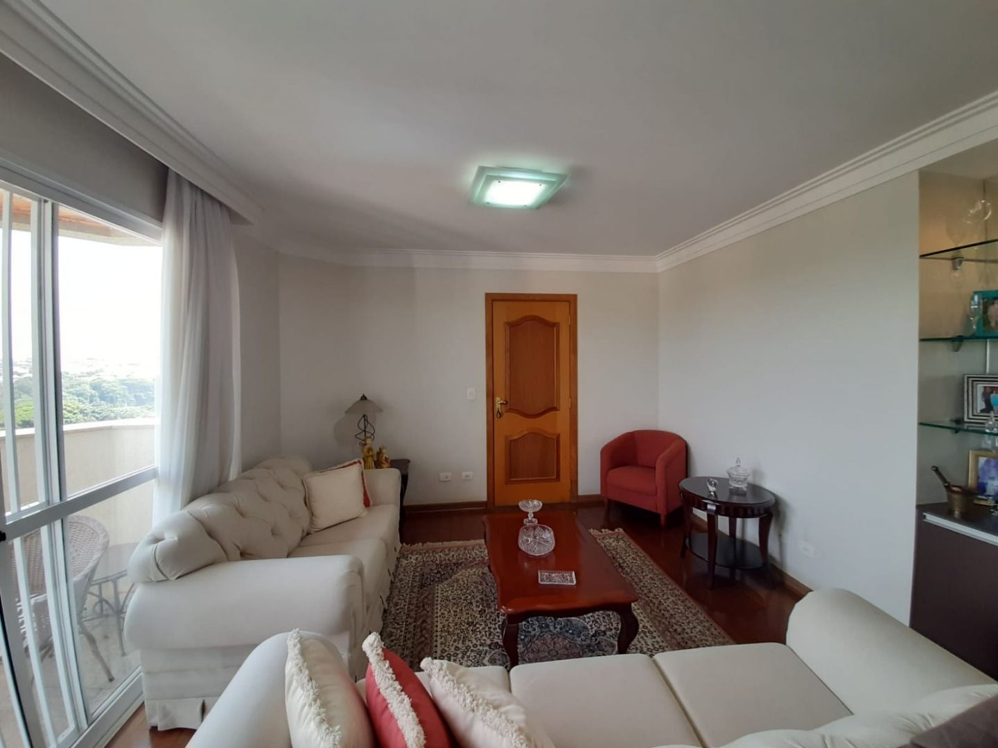 Apartamento à venda com 3 quartos, 146m² - Foto 2