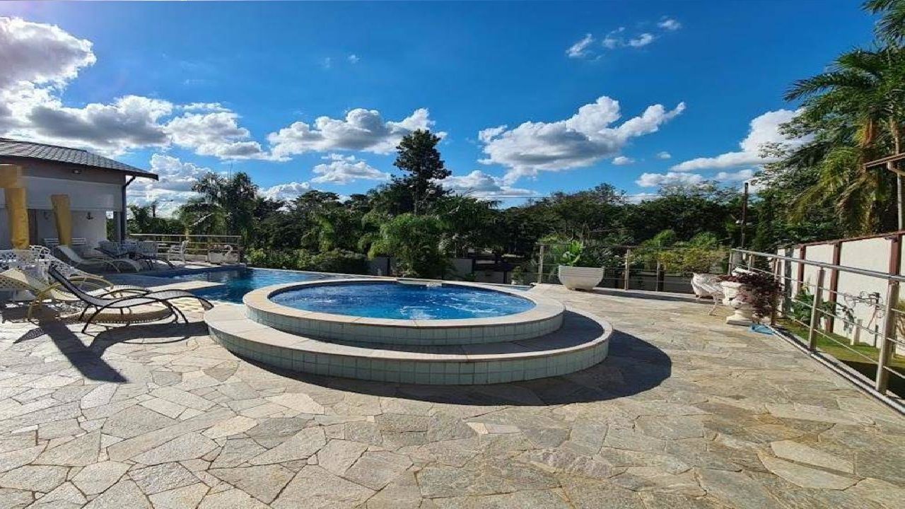 Casa de Condomínio à venda com 4 quartos, 458m² - Foto 4