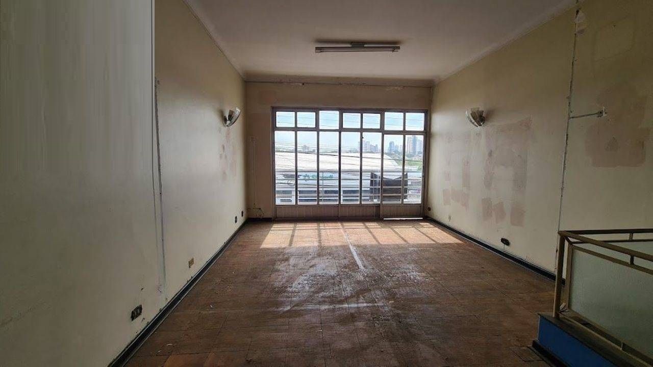 Casa Comercial à venda com 3 quartos, 267m² - Foto 2