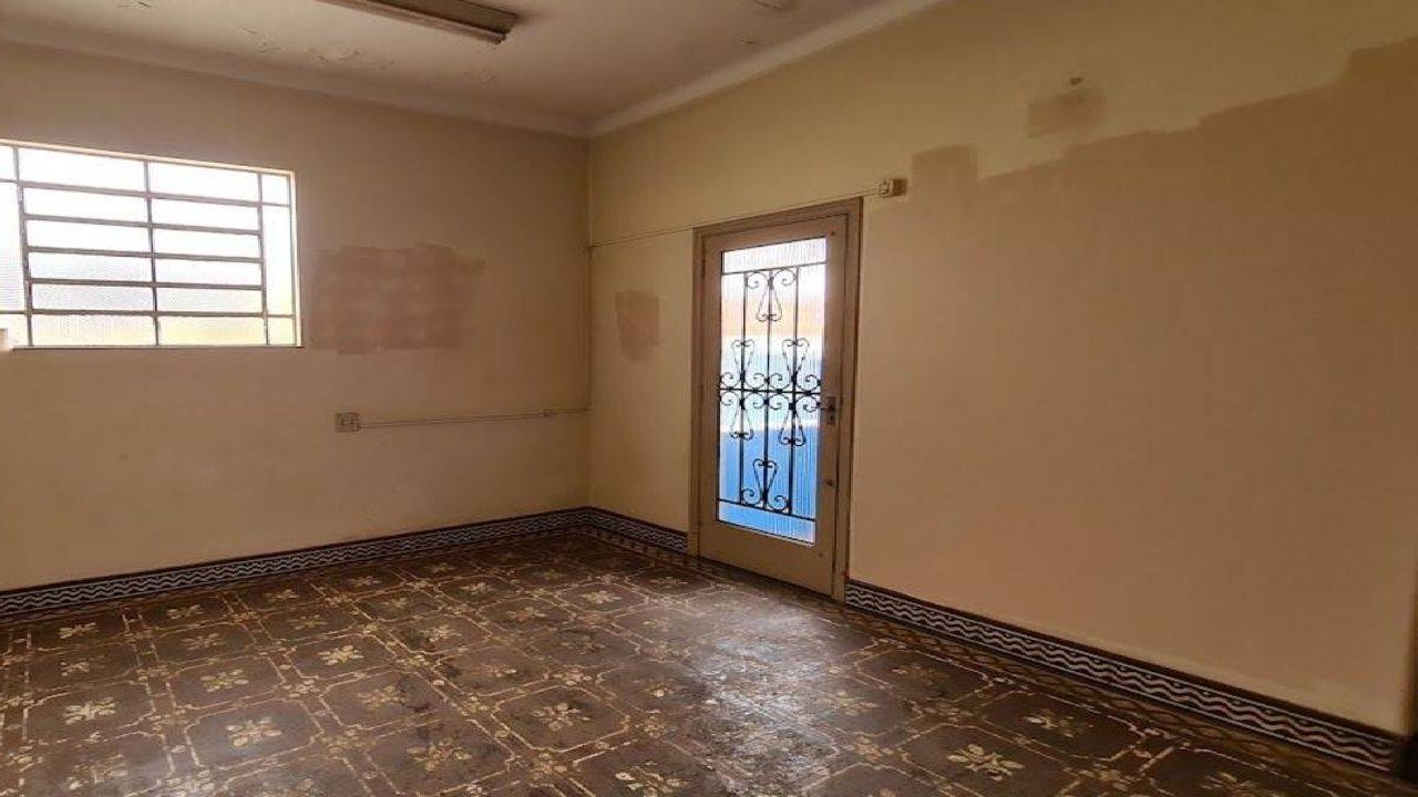 Casa Comercial à venda com 3 quartos, 267m² - Foto 4