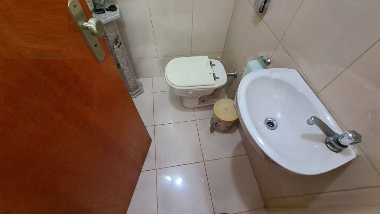 Casa de Condomínio à venda com 4 quartos, 400m² - Foto 3