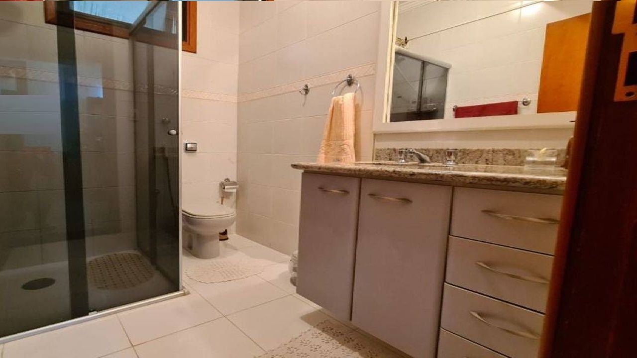 Casa de Condomínio à venda com 4 quartos, 400m² - Foto 30