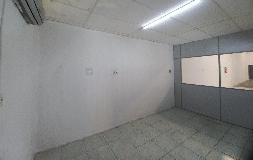 Depósito-Galpão, 220 m² - Foto 2