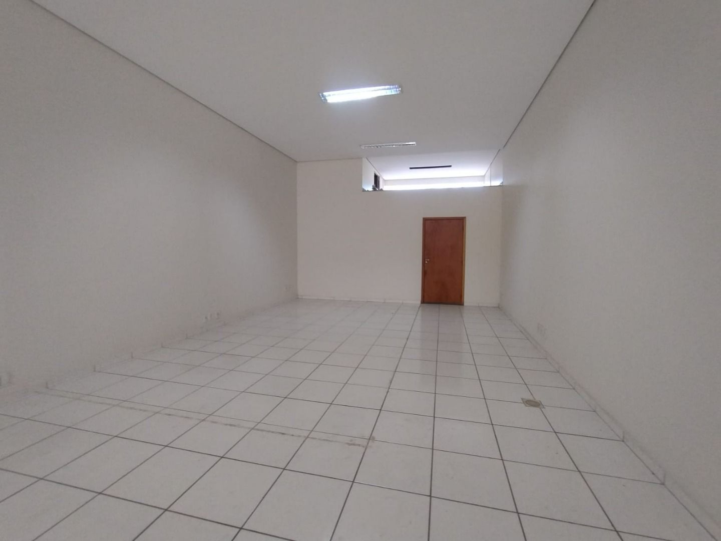 Loja-Salão para alugar, 210m² - Foto 1