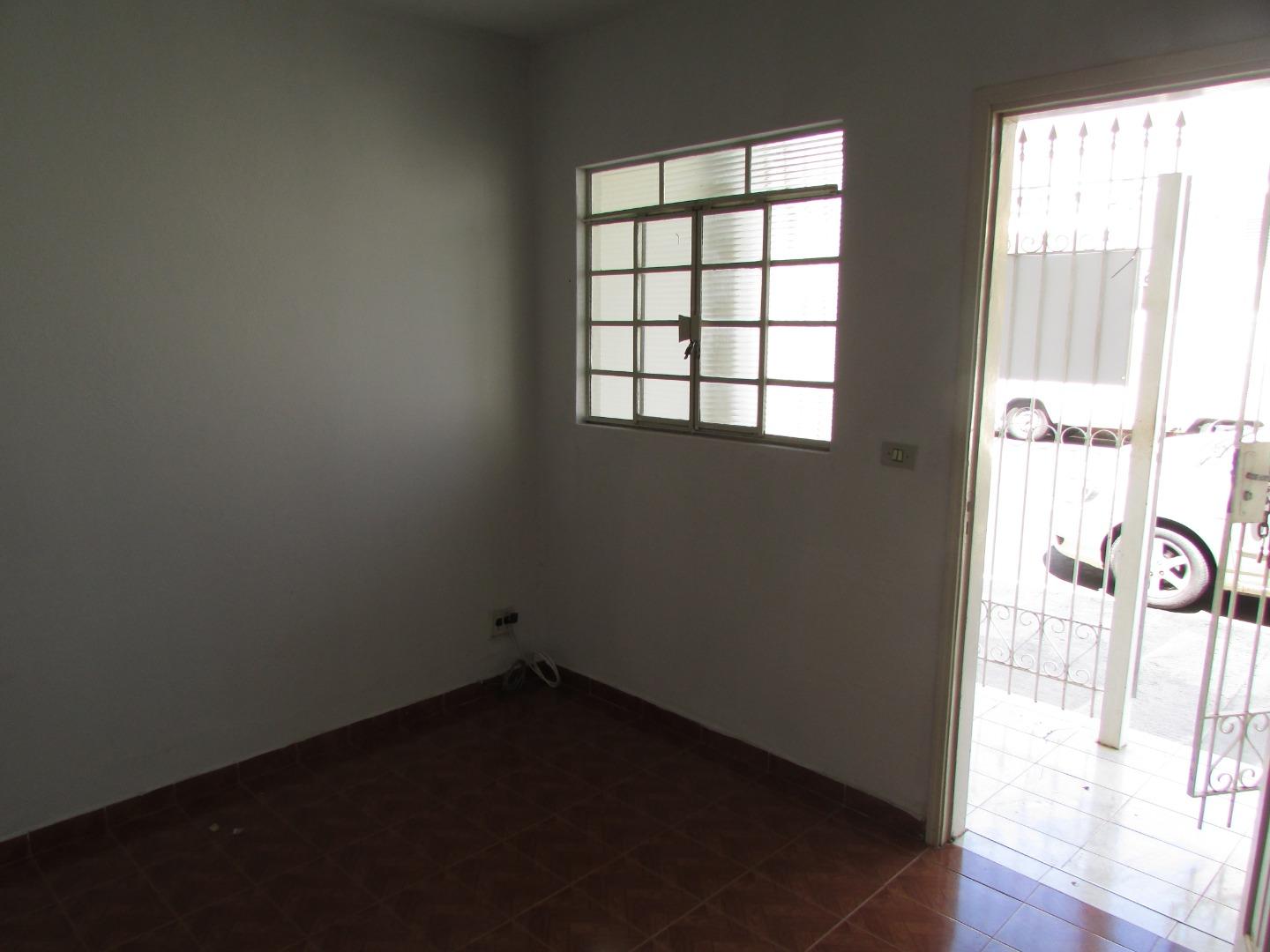 Casa para alugar com 2 quartos, 80m² - Foto 4