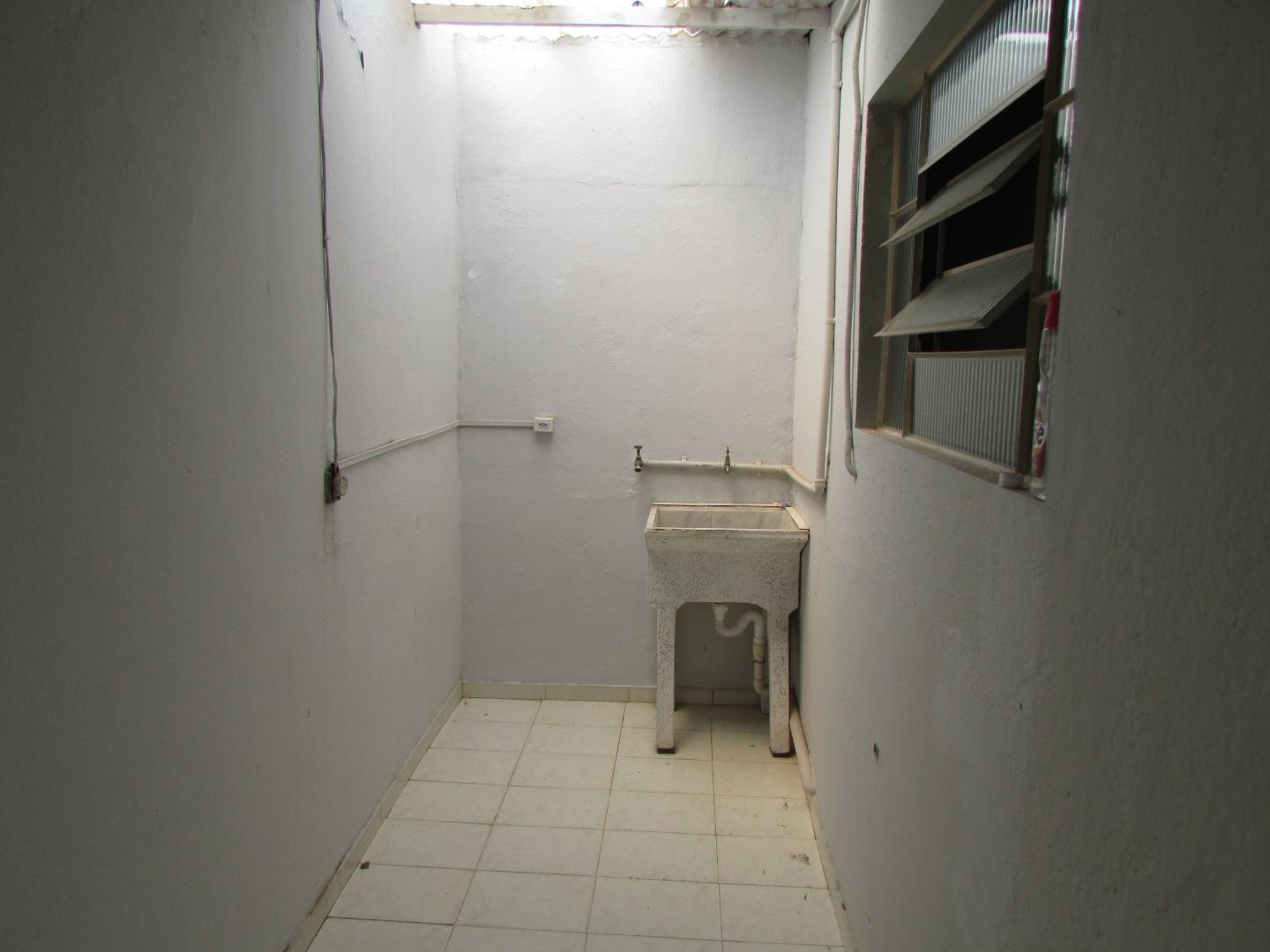 Casa para alugar com 2 quartos, 80m² - Foto 9