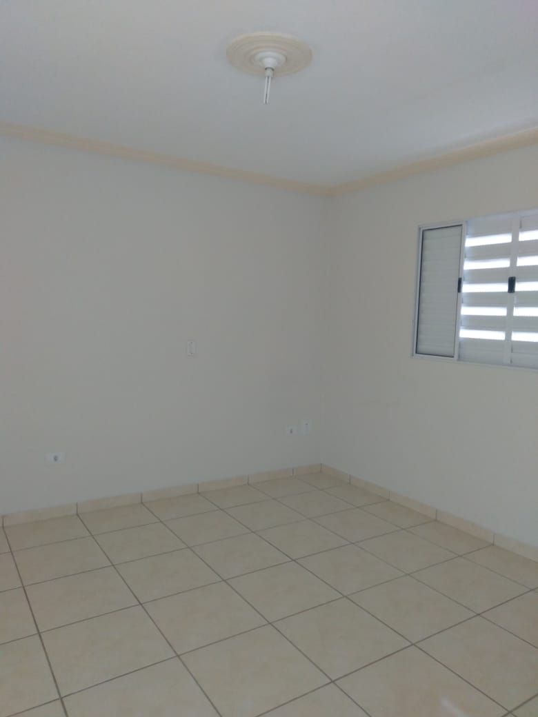 Casa para alugar com 3 quartos, 122m² - Foto 2