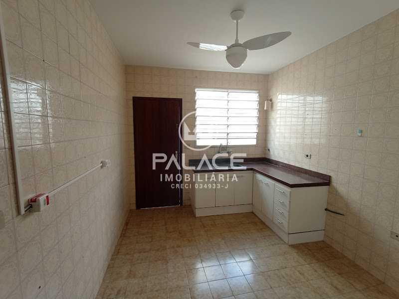 Casa para alugar com 3 quartos, 200m² - Foto 7