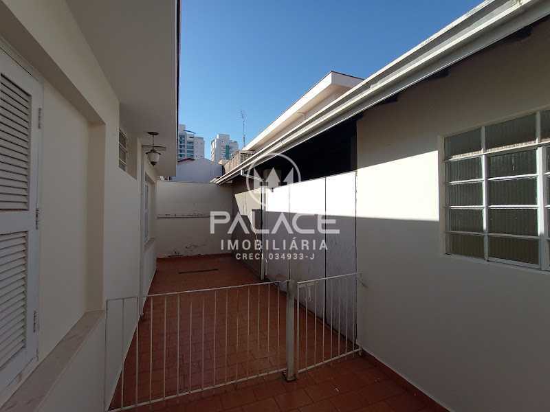 Casa para alugar com 3 quartos, 200m² - Foto 29