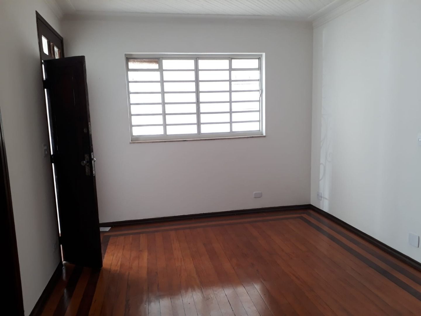 Casa para alugar com 4 quartos, 300m² - Foto 13