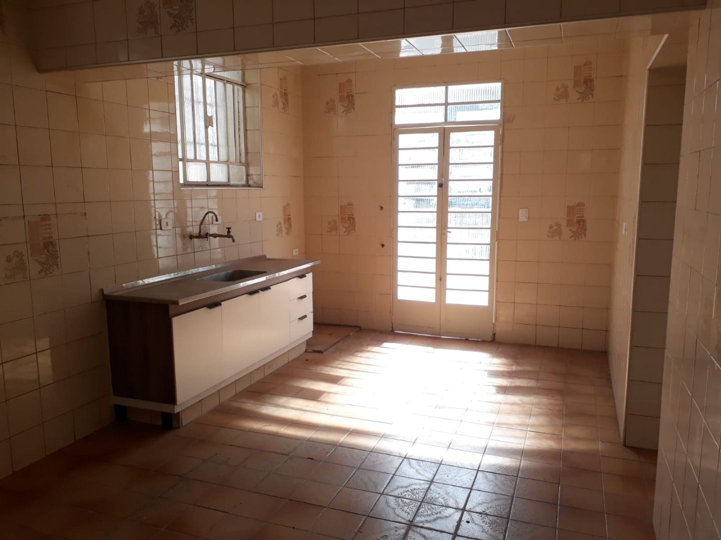 Casa para alugar com 4 quartos, 300m² - Foto 15