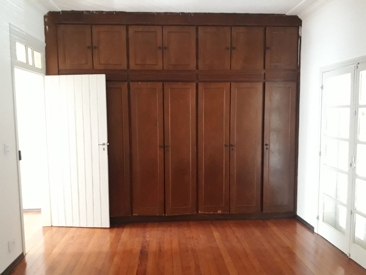 Casa para alugar com 4 quartos, 300m² - Foto 17