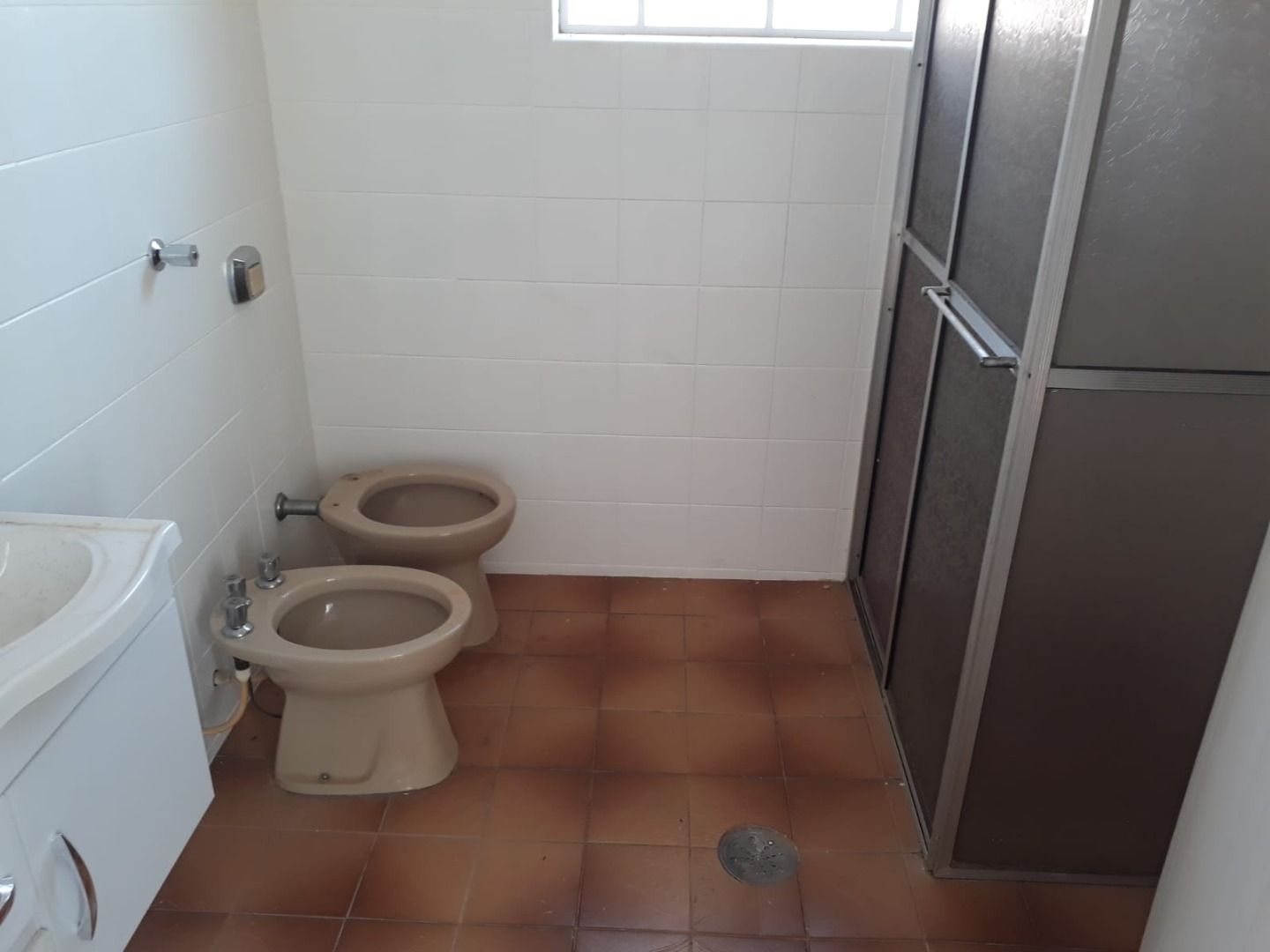 Casa para alugar com 4 quartos, 300m² - Foto 18