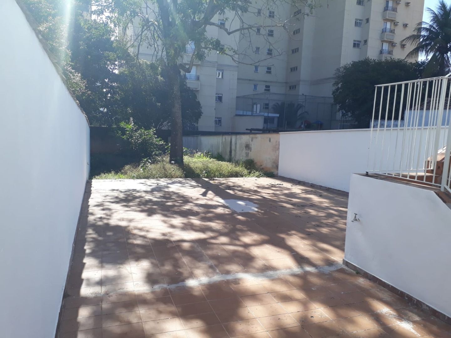 Casa para alugar com 4 quartos, 300m² - Foto 3