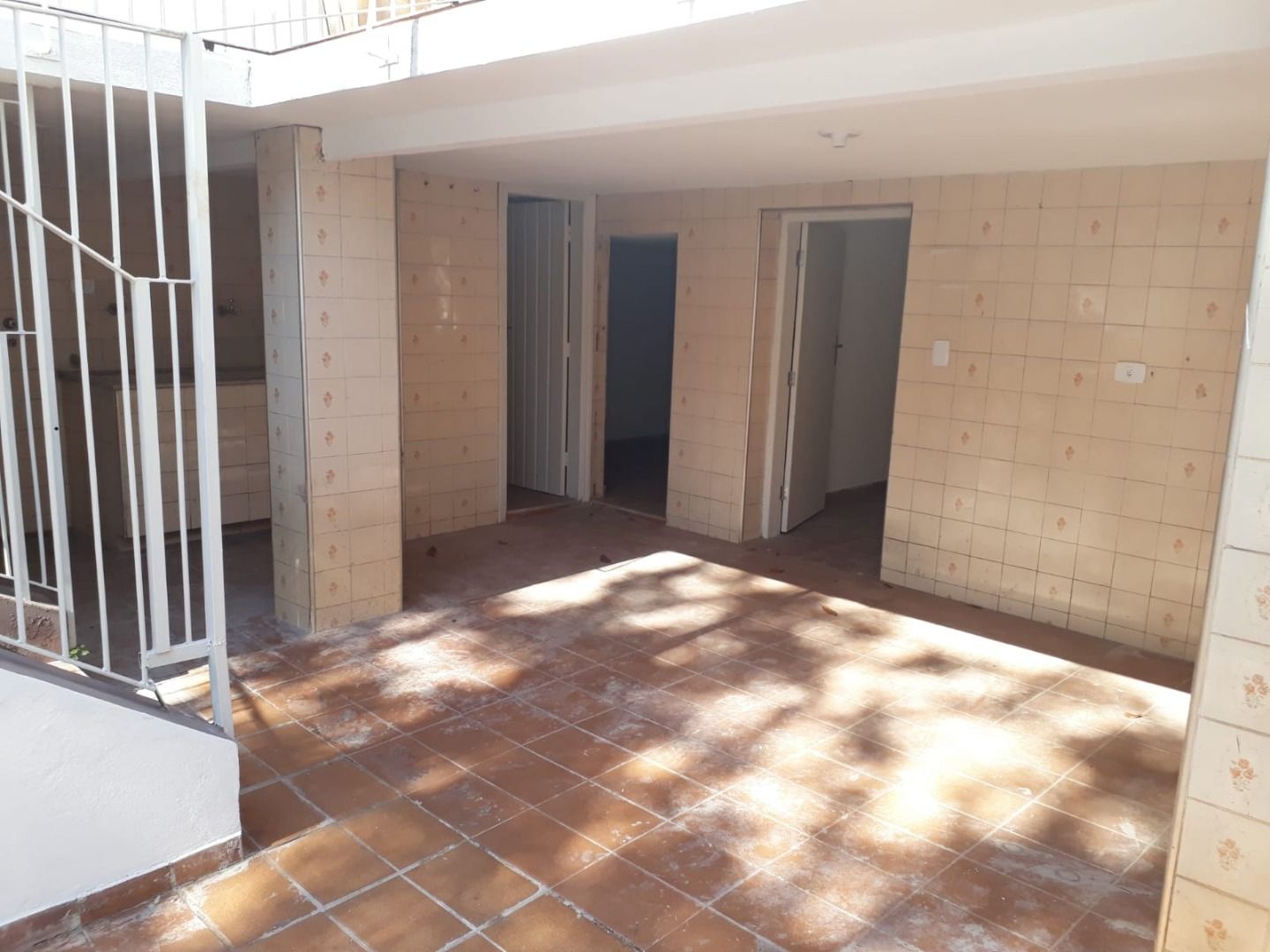 Casa para alugar com 4 quartos, 300m² - Foto 4