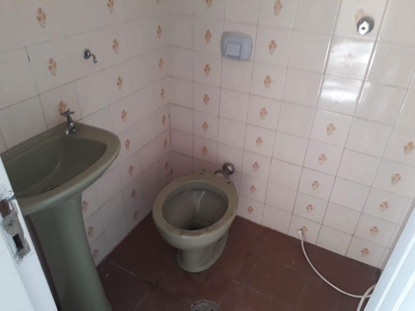 Casa para alugar com 4 quartos, 300m² - Foto 9