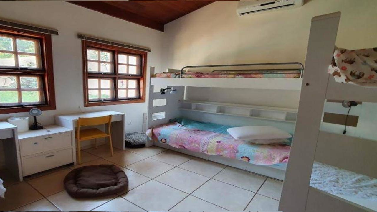 Chácara à venda com 7 quartos, 300m² - Foto 8