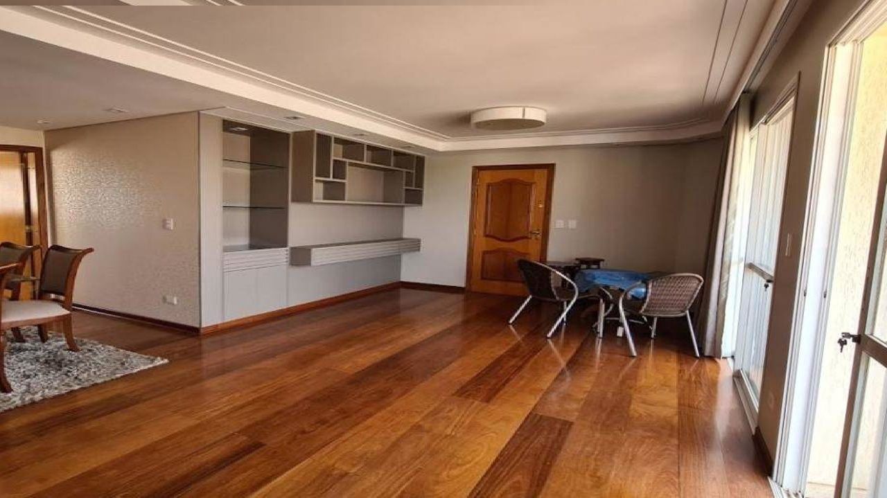 Apartamento à venda com 3 quartos, 146m² - Foto 1