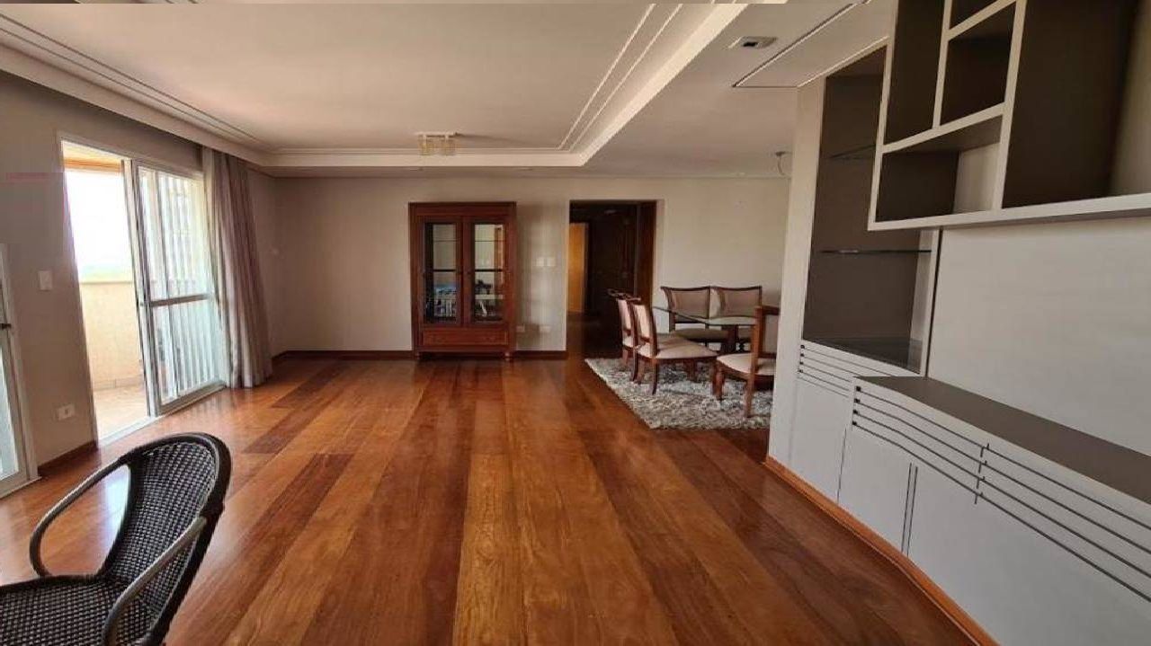 Apartamento à venda com 3 quartos, 146m² - Foto 8