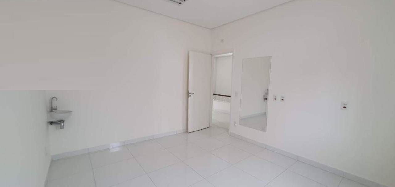 Casa Comercial à venda com 4 quartos, 305m² - Foto 10