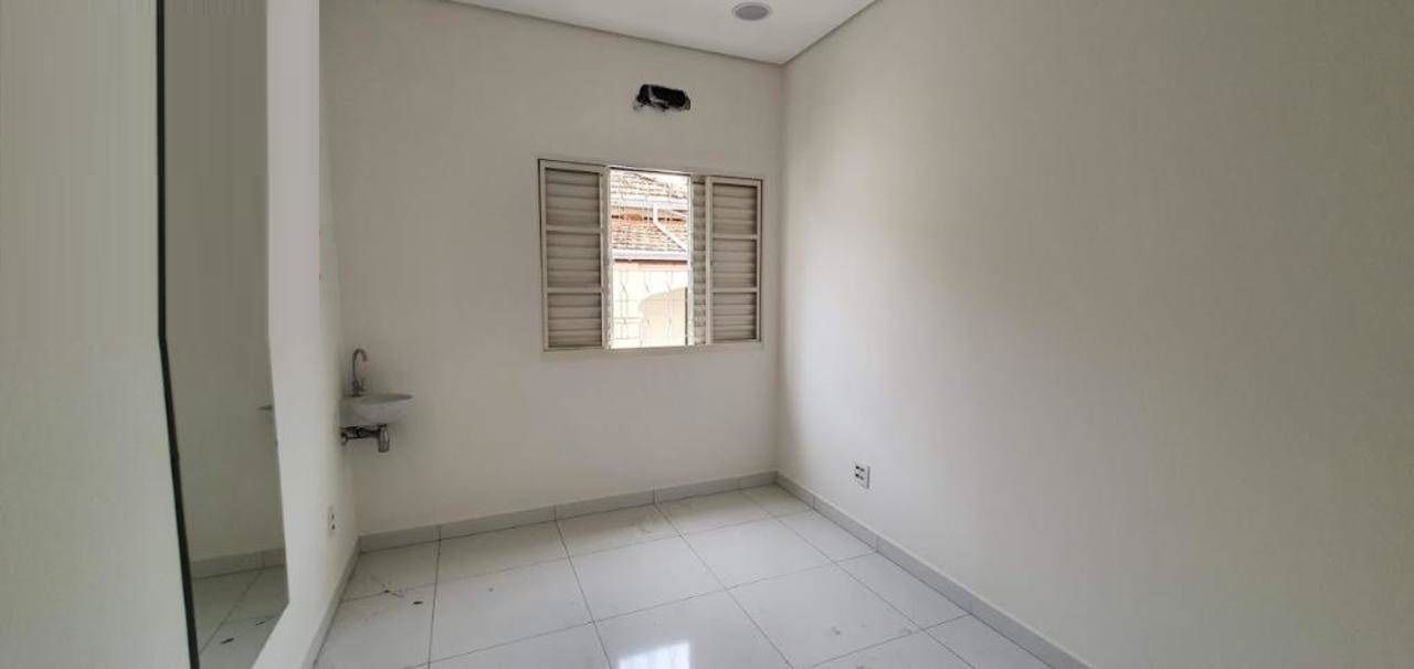 Casa Comercial à venda com 4 quartos, 305m² - Foto 13