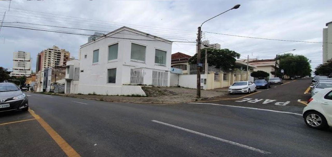 Casa Comercial à venda com 4 quartos, 305m² - Foto 17