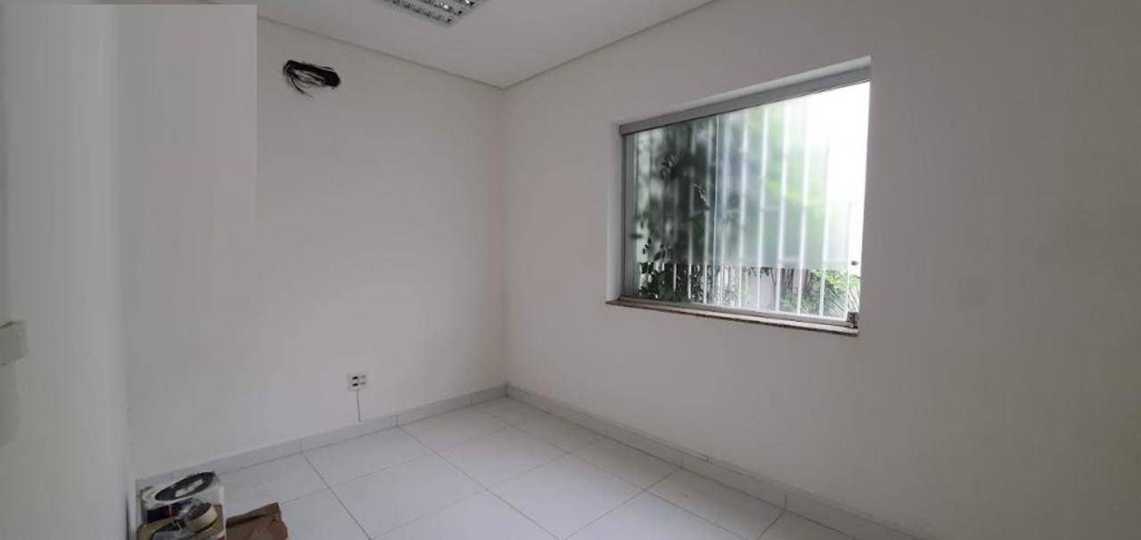 Casa Comercial à venda com 4 quartos, 305m² - Foto 9