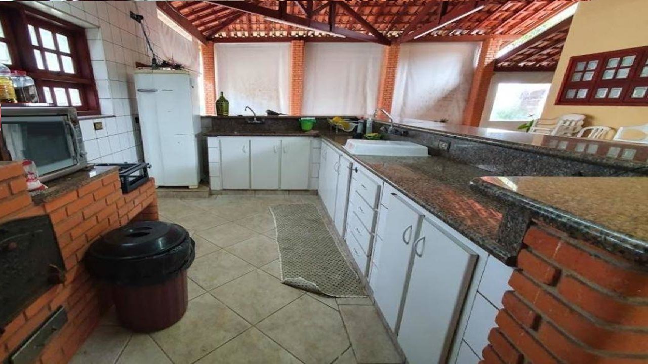 Chácara à venda com 5 quartos, 380m² - Foto 3