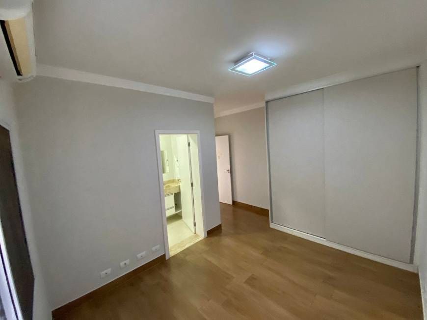 Casa à venda com 3 quartos, 200m² - Foto 12