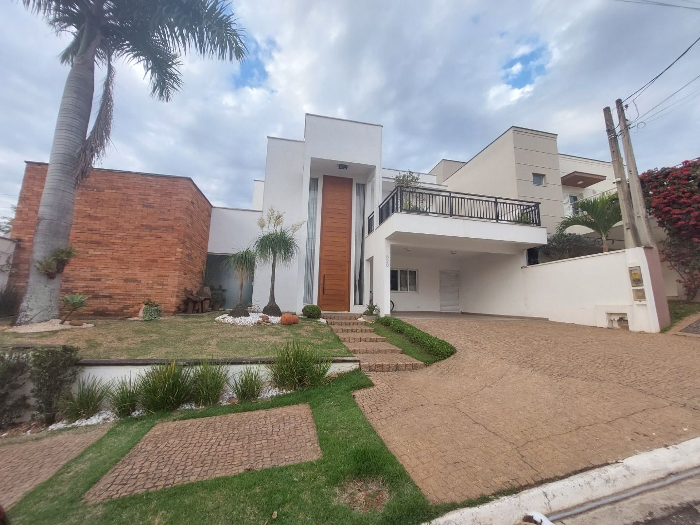 Casa de Condomínio à venda com 3 quartos, 400m² - Foto 1