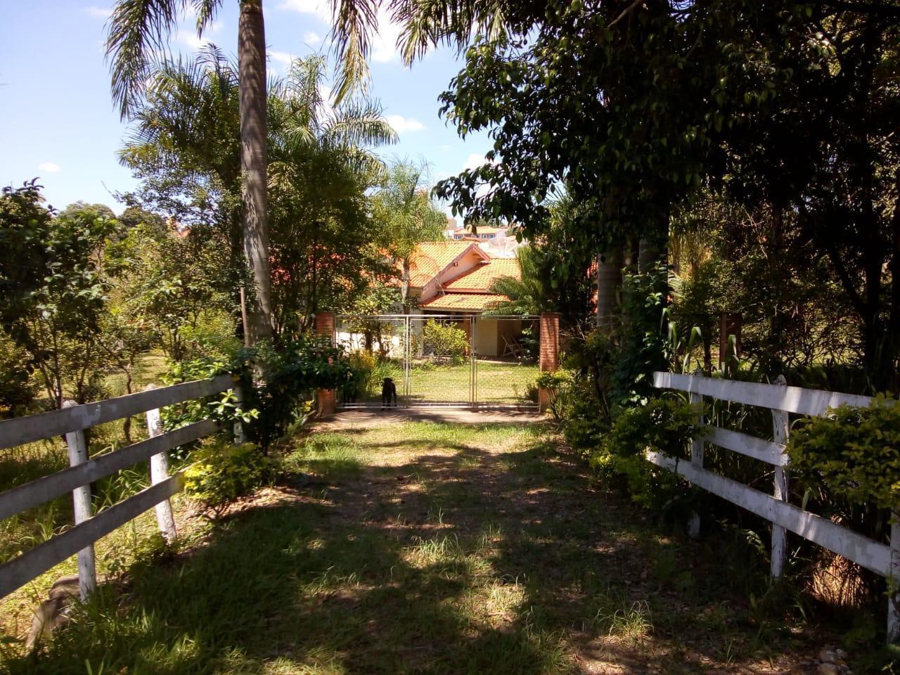 Chácara à venda com 3 quartos, 250m² - Foto 3