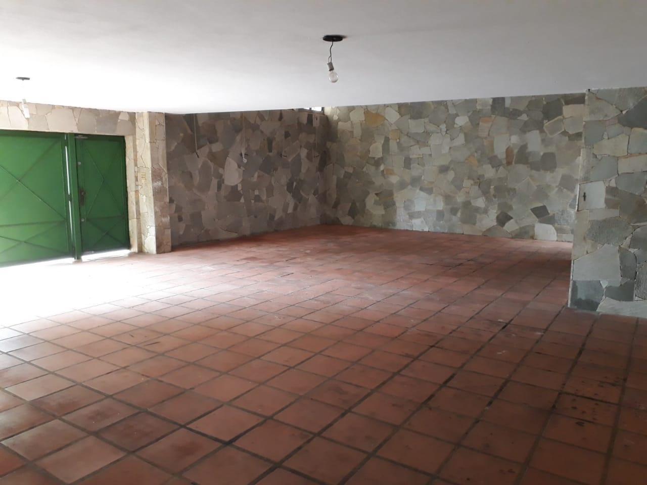 Casa à venda com 3 quartos, 254m² - Foto 5