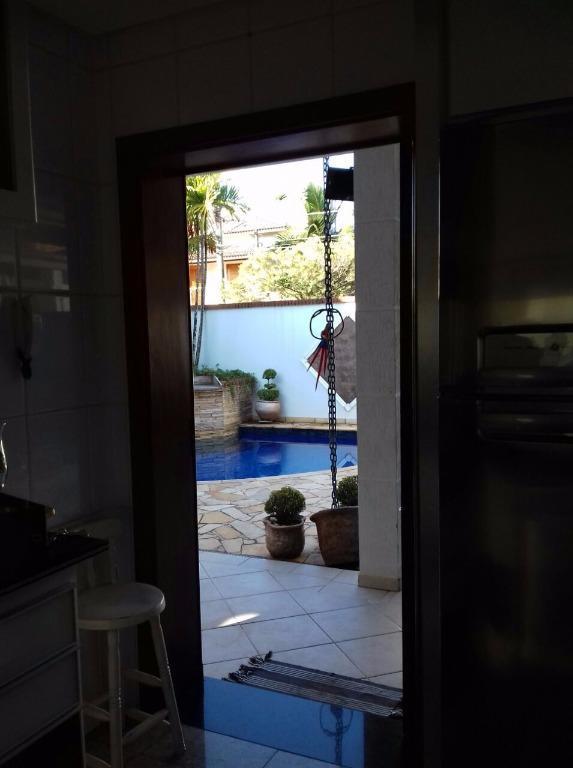 Casa à venda com 3 quartos, 300m² - Foto 6