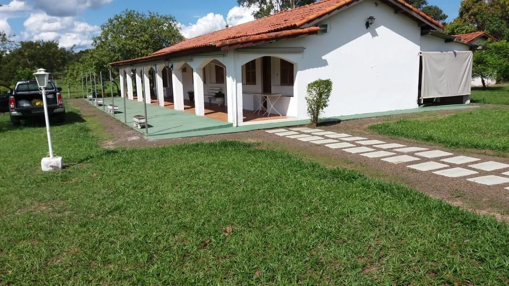 Chácara à venda com 2 quartos, 175m² - Foto 1