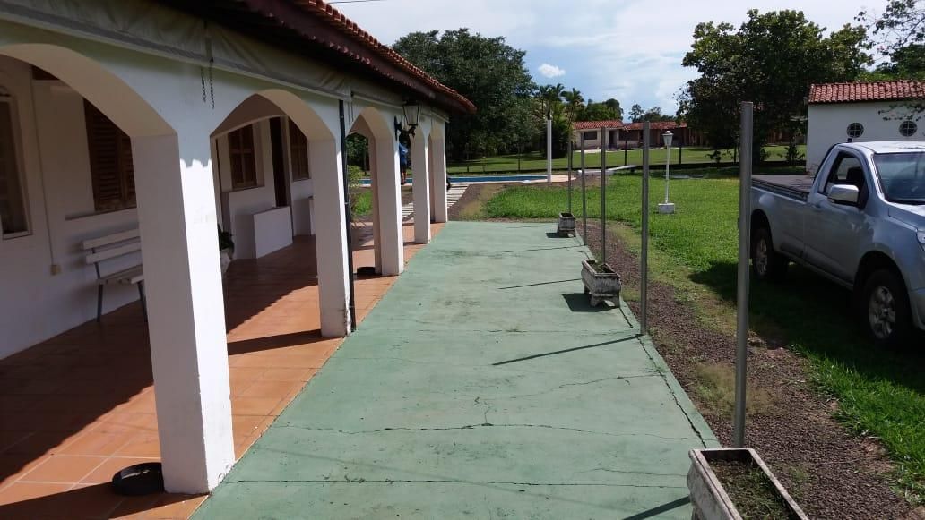 Chácara à venda com 2 quartos, 175m² - Foto 2