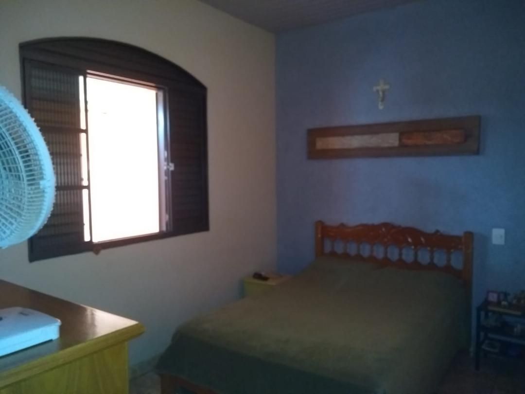 Chácara à venda com 3 quartos, 168m² - Foto 13