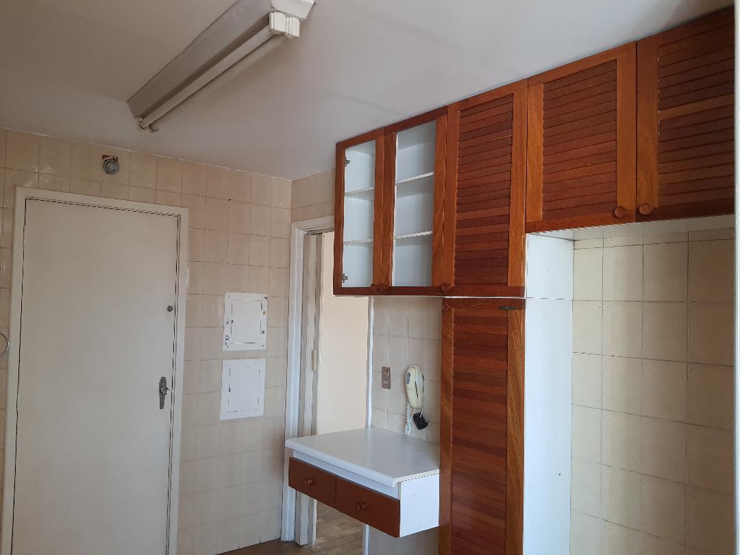 Apartamento à venda com 3 quartos, 144m² - Foto 4