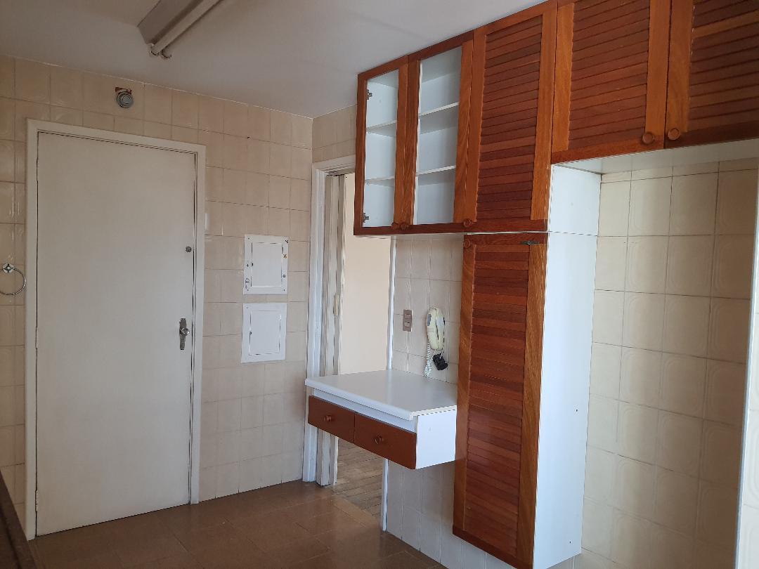 Apartamento à venda com 3 quartos, 144m² - Foto 7