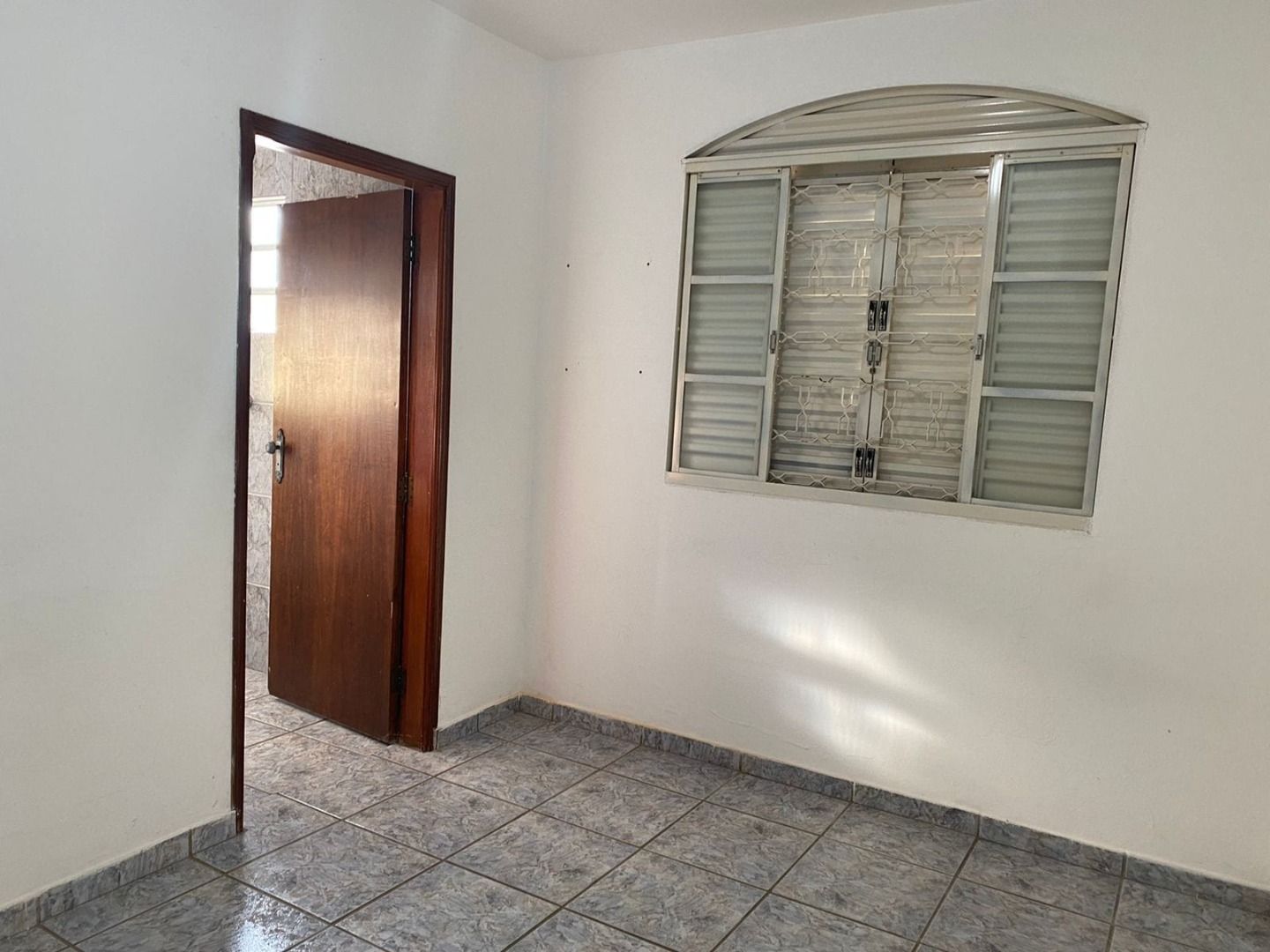 Casa à venda com 2 quartos, 300m² - Foto 14