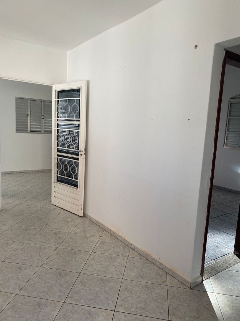 Casa à venda com 2 quartos, 300m² - Foto 15