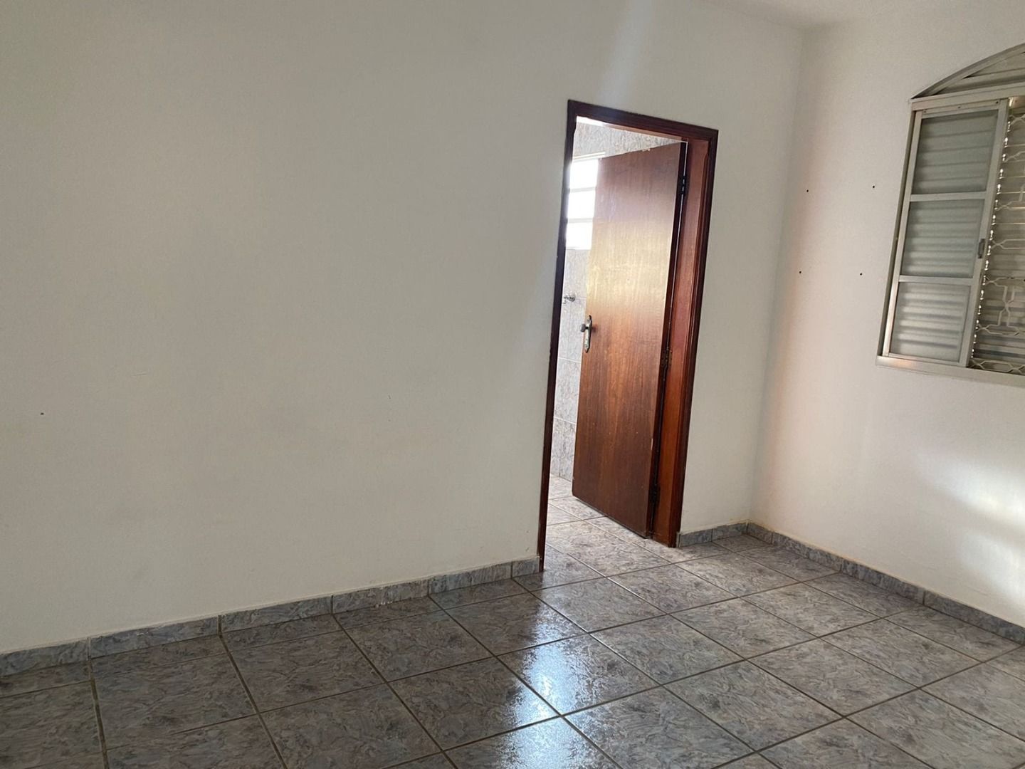 Casa à venda com 2 quartos, 300m² - Foto 19