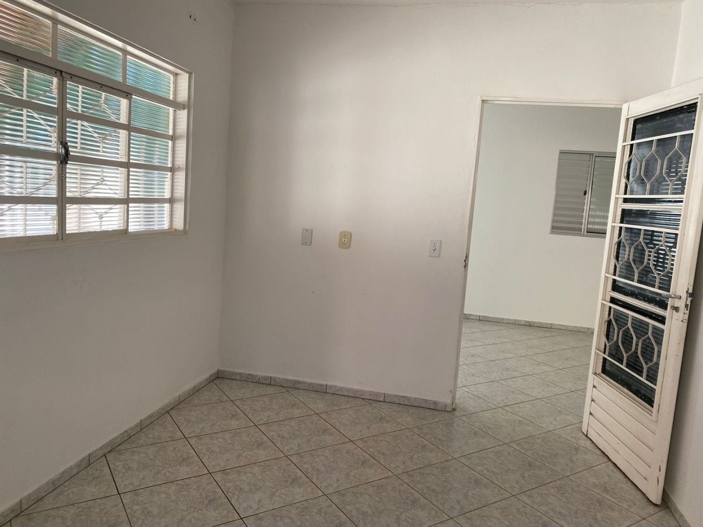 Casa à venda com 2 quartos, 300m² - Foto 21