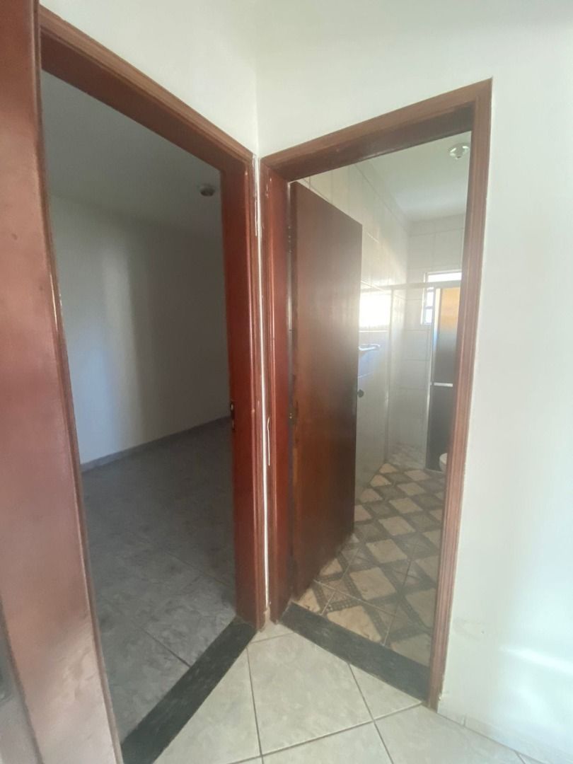 Casa à venda com 2 quartos, 300m² - Foto 22